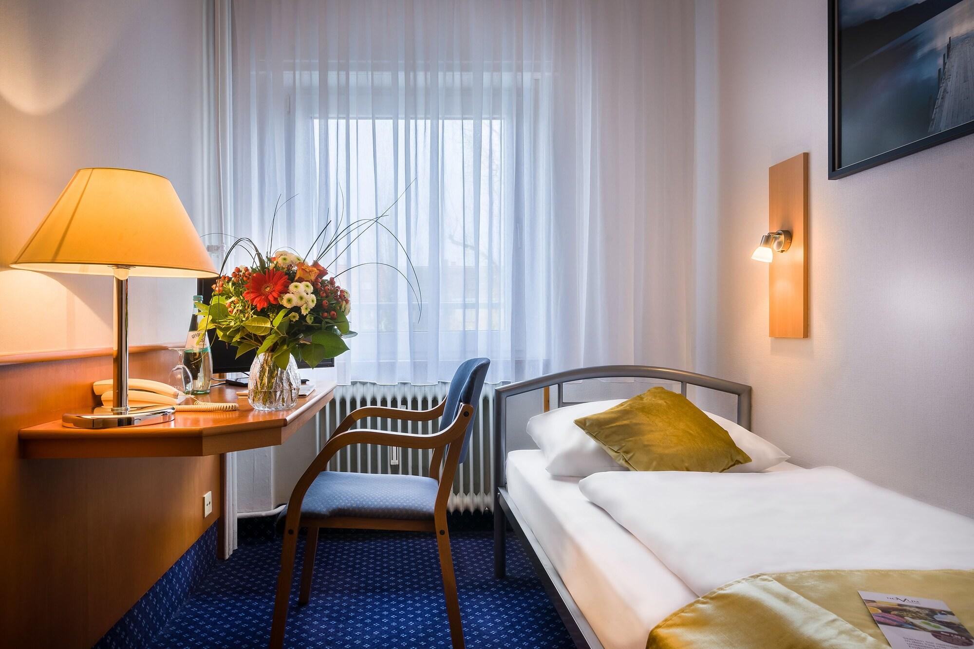 Scope Hotel Greif คาร์ลสรูเฮอ ภายนอก รูปภาพ