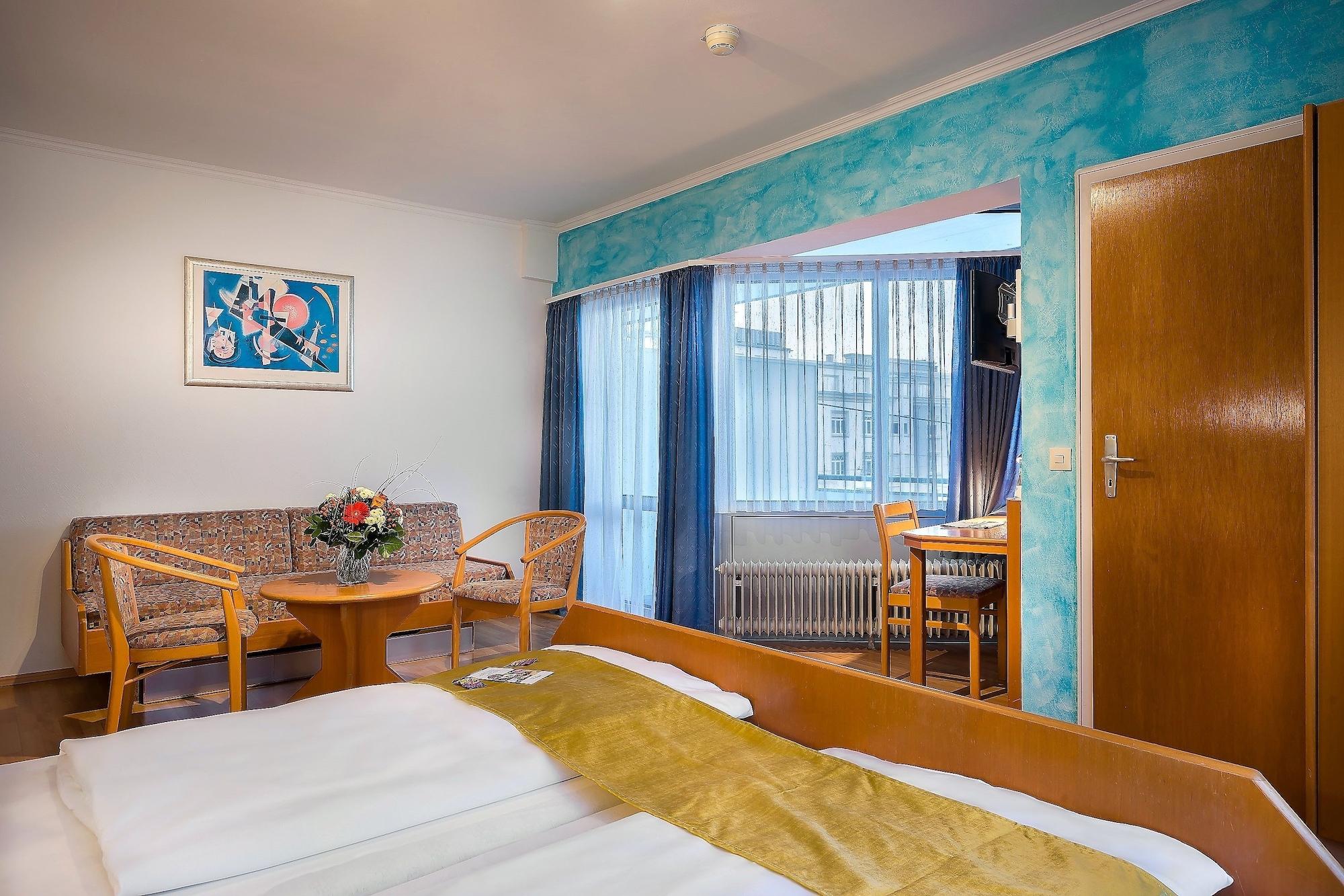 Scope Hotel Greif คาร์ลสรูเฮอ ภายนอก รูปภาพ
