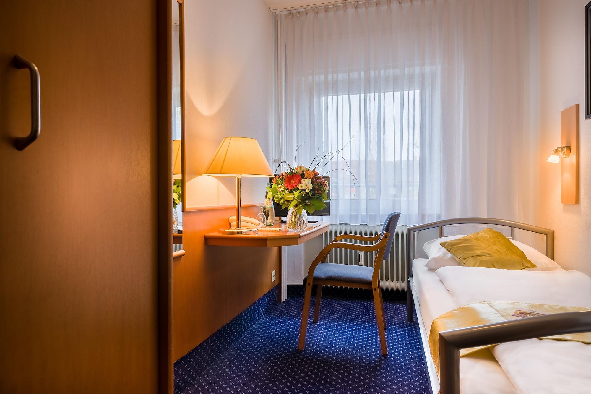 Scope Hotel Greif คาร์ลสรูเฮอ ภายนอก รูปภาพ