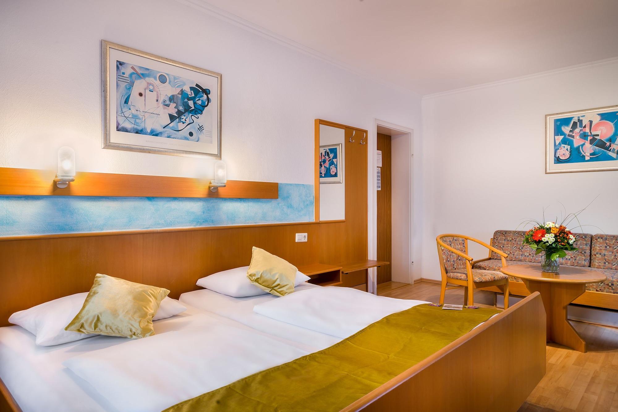 Scope Hotel Greif คาร์ลสรูเฮอ ภายนอก รูปภาพ
