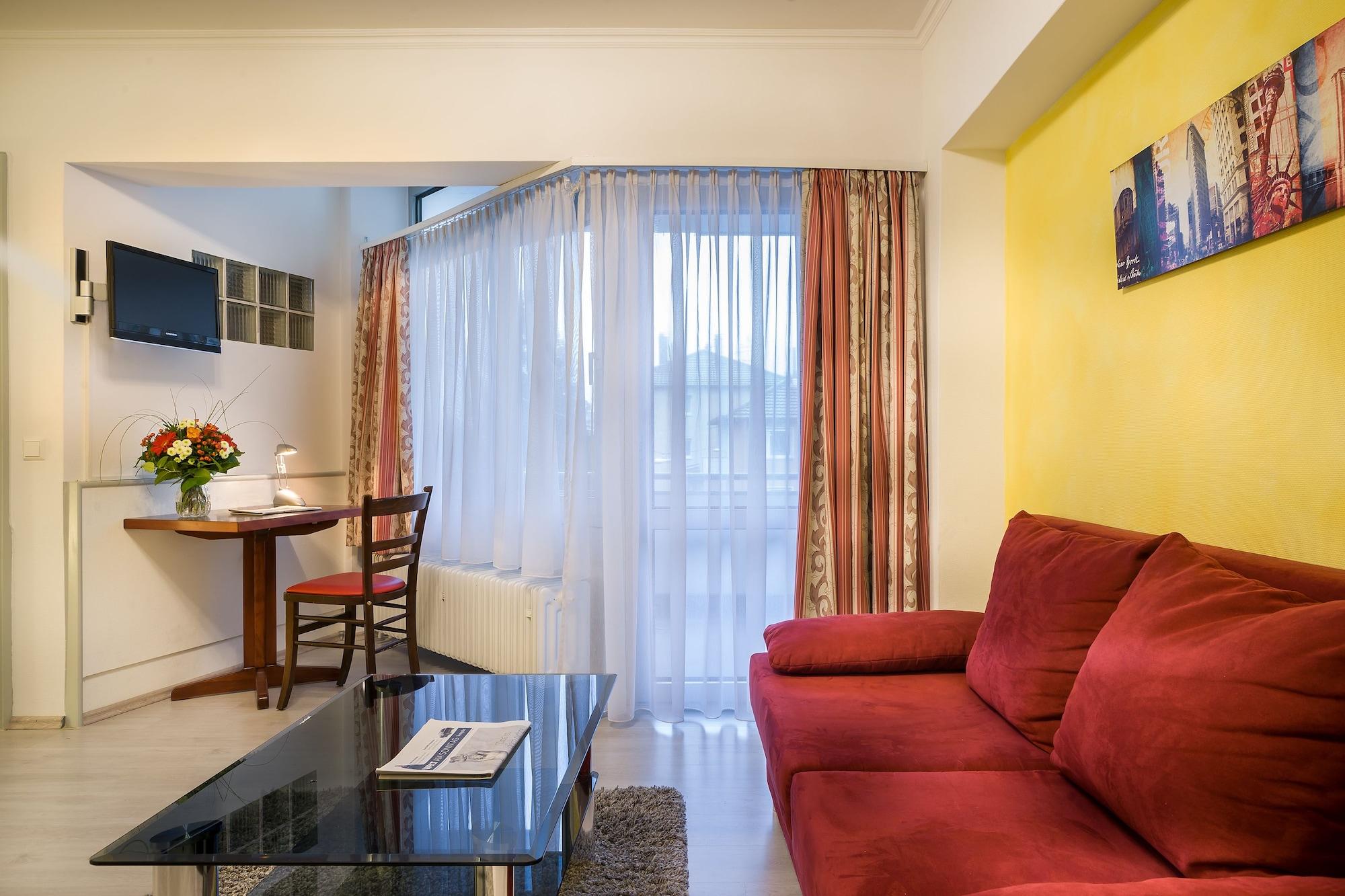 Scope Hotel Greif คาร์ลสรูเฮอ ภายนอก รูปภาพ