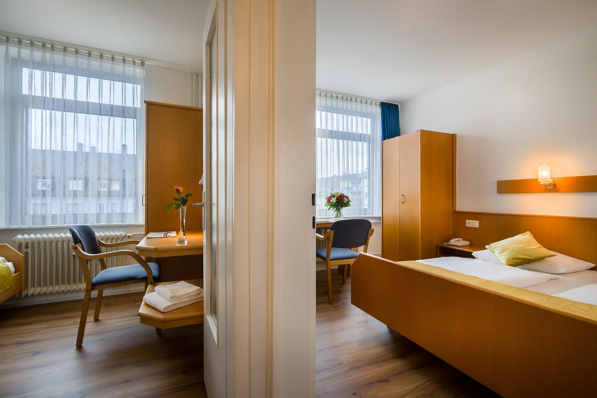 Scope Hotel Greif คาร์ลสรูเฮอ ภายนอก รูปภาพ
