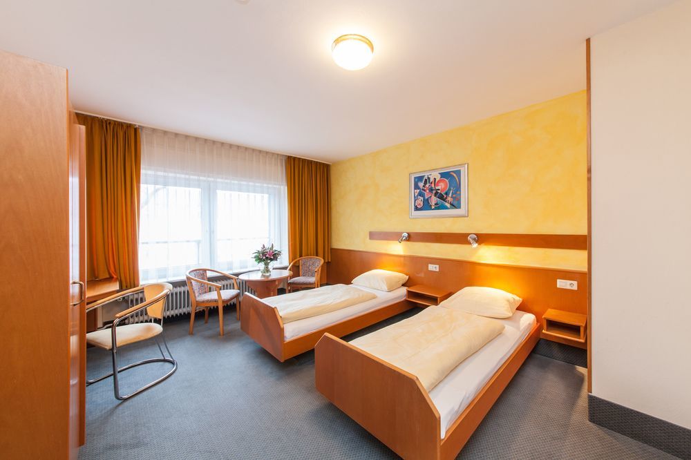 Scope Hotel Greif คาร์ลสรูเฮอ ภายนอก รูปภาพ