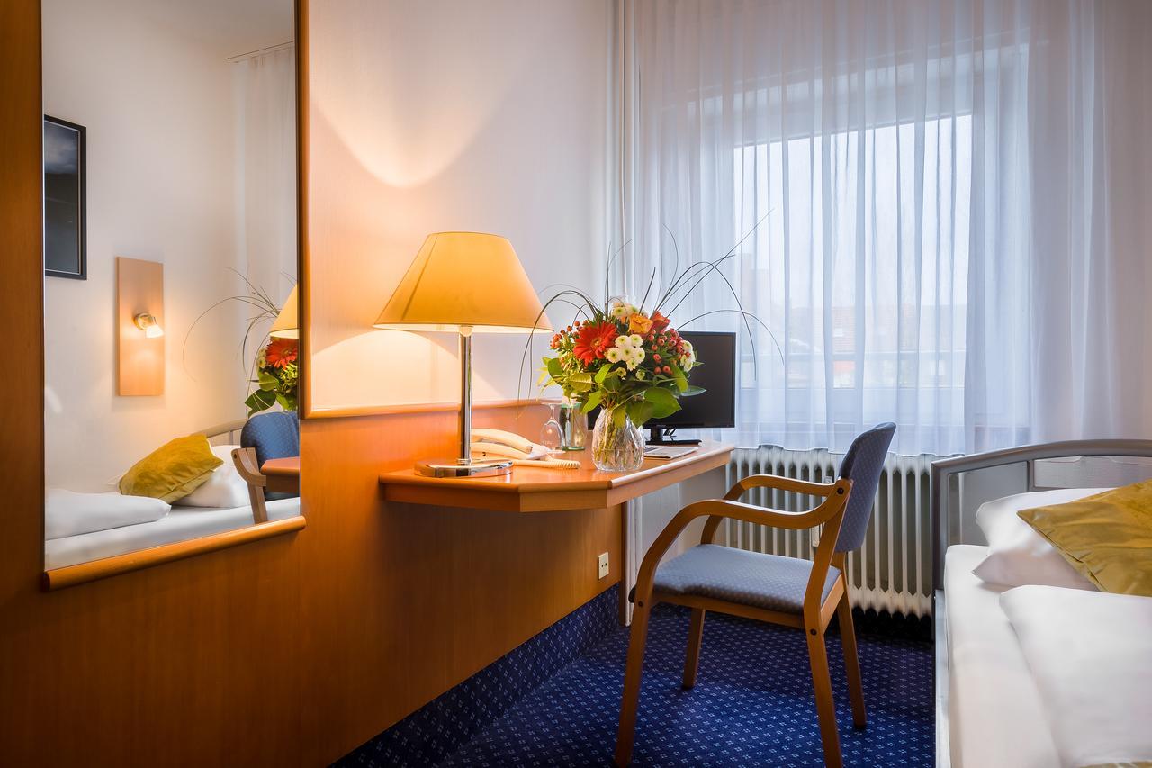 Scope Hotel Greif คาร์ลสรูเฮอ ภายนอก รูปภาพ