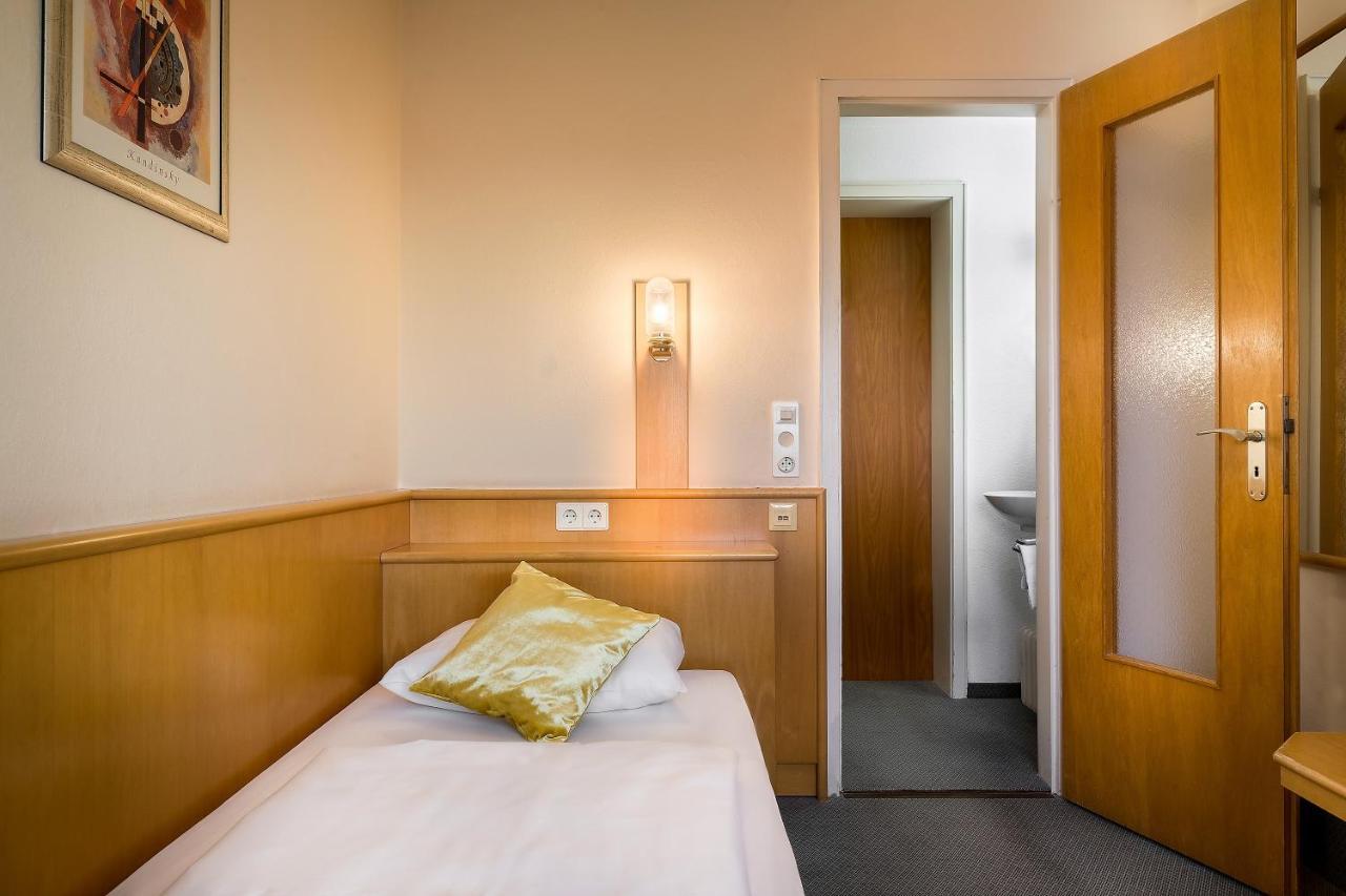 Scope Hotel Greif คาร์ลสรูเฮอ ภายนอก รูปภาพ
