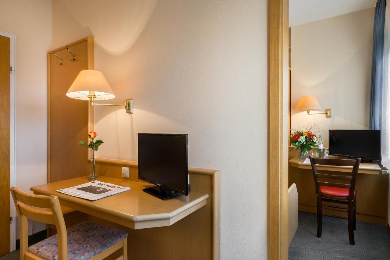 Scope Hotel Greif คาร์ลสรูเฮอ ภายนอก รูปภาพ