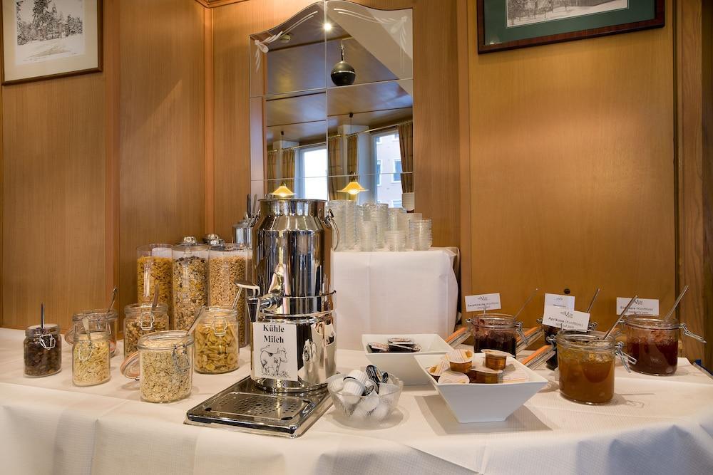 Scope Hotel Greif คาร์ลสรูเฮอ ภายนอก รูปภาพ
